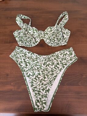 Abercrombie & Fitch Green and White Leaf Print Bikini
